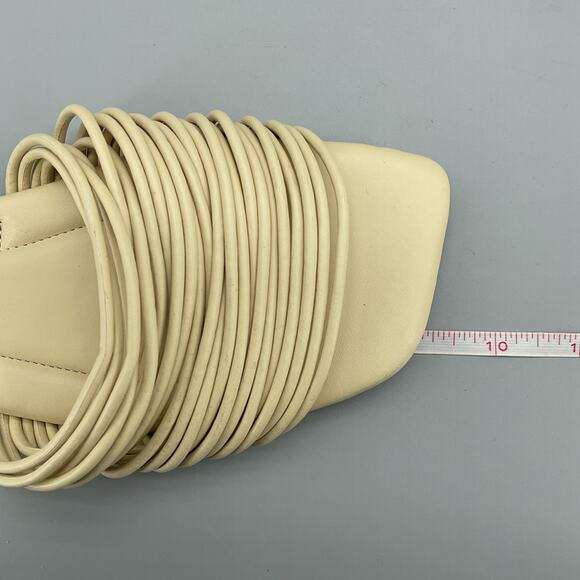 NEW Marc Fisher Women’s Maddie Flat Sandals Cream Size 6.5M - Picture 7 of 10